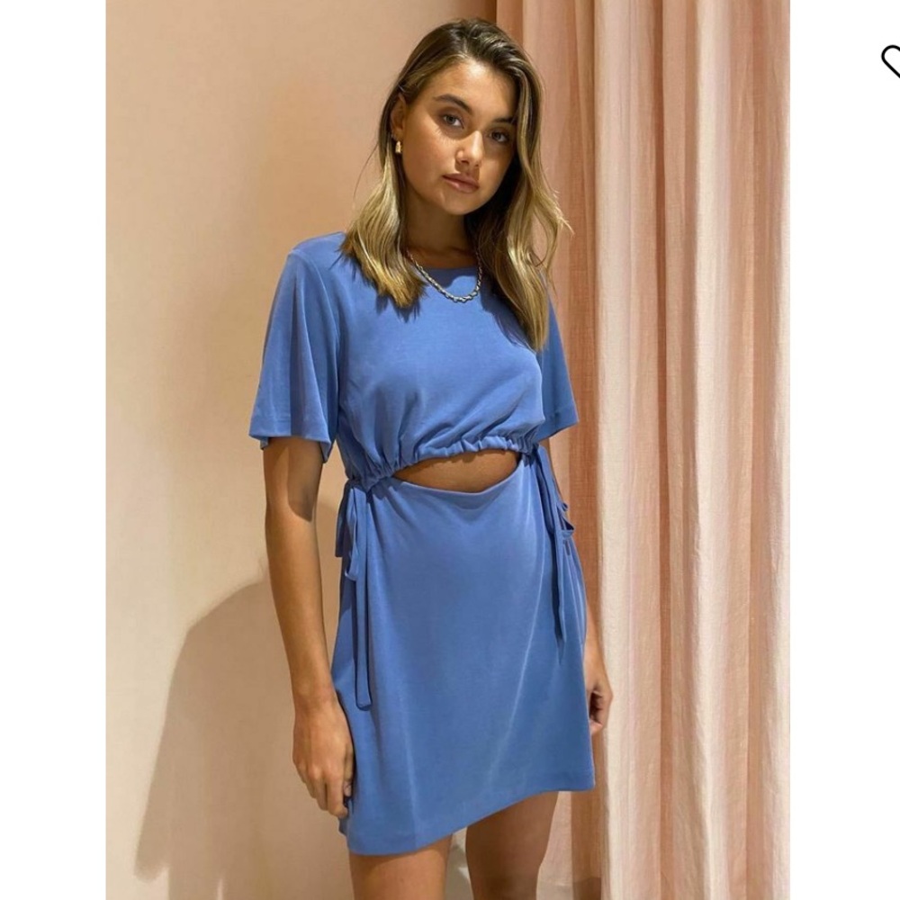 Third Form The Pull In Tee Dress Blue Haze Cut Out Short Sleeve Casual Dress 4